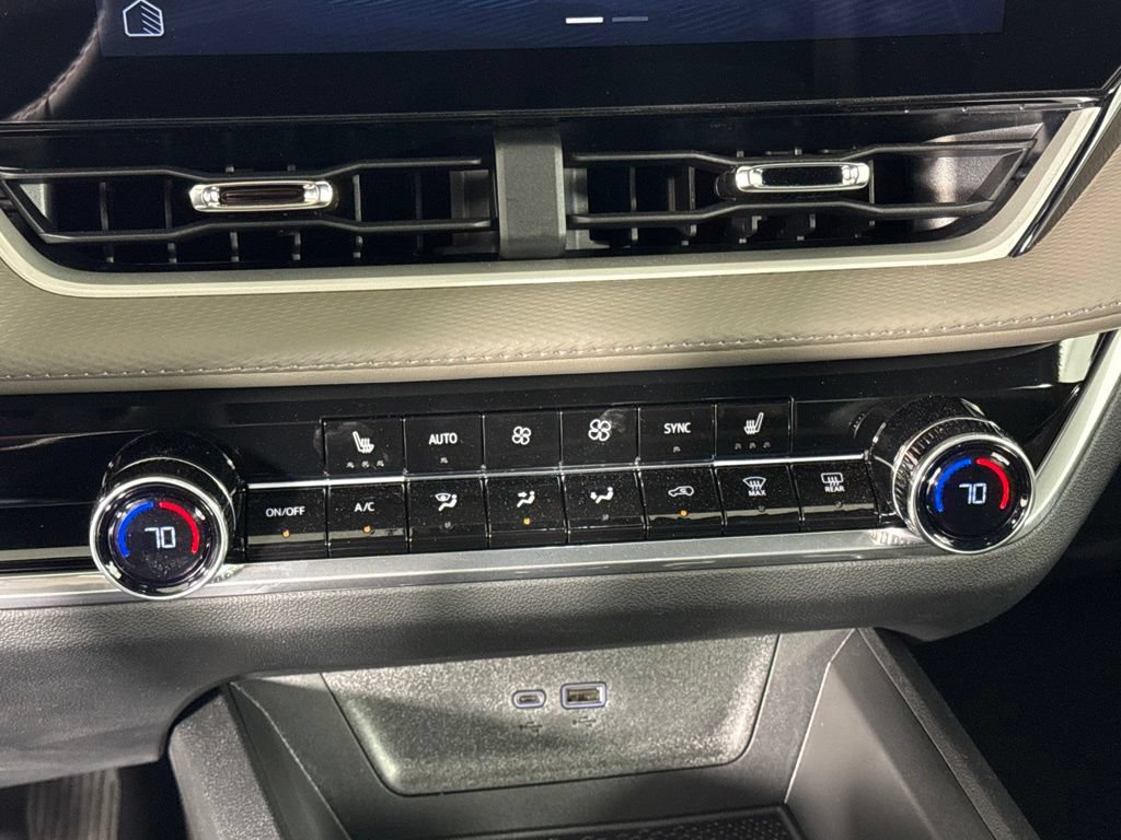 New 2026 Chevrolet Equinox LT w/ Convenience Package II AWD/4WD image 17
