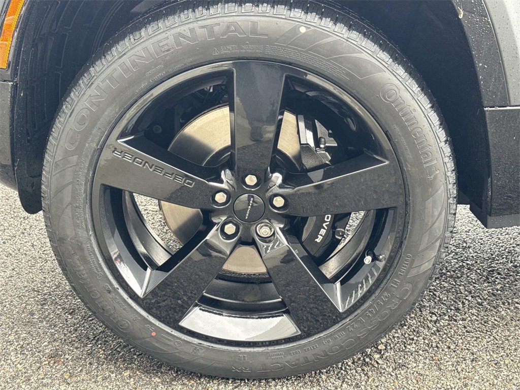 New 2026 Land Rover Defender 130 V8 image 11