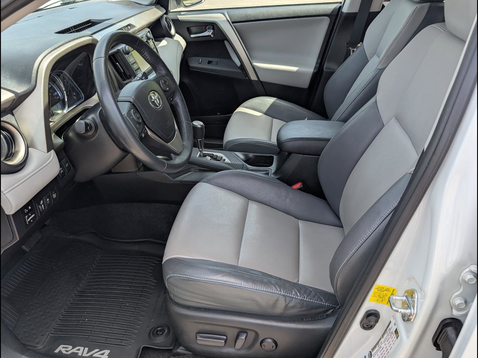 Used 2015 Toyota RAV4 Limited w/ Technology Package AWD/4WD image 13