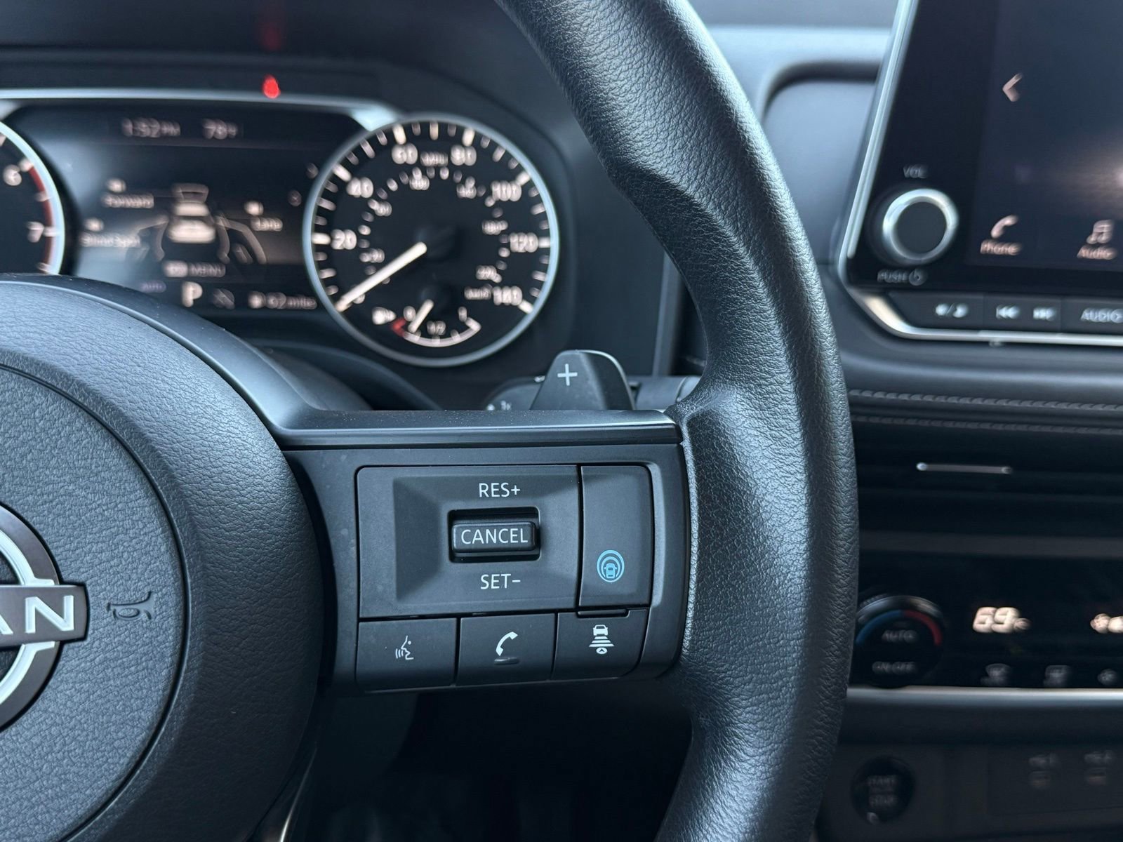 Used 2024 Nissan Rogue SV image 30