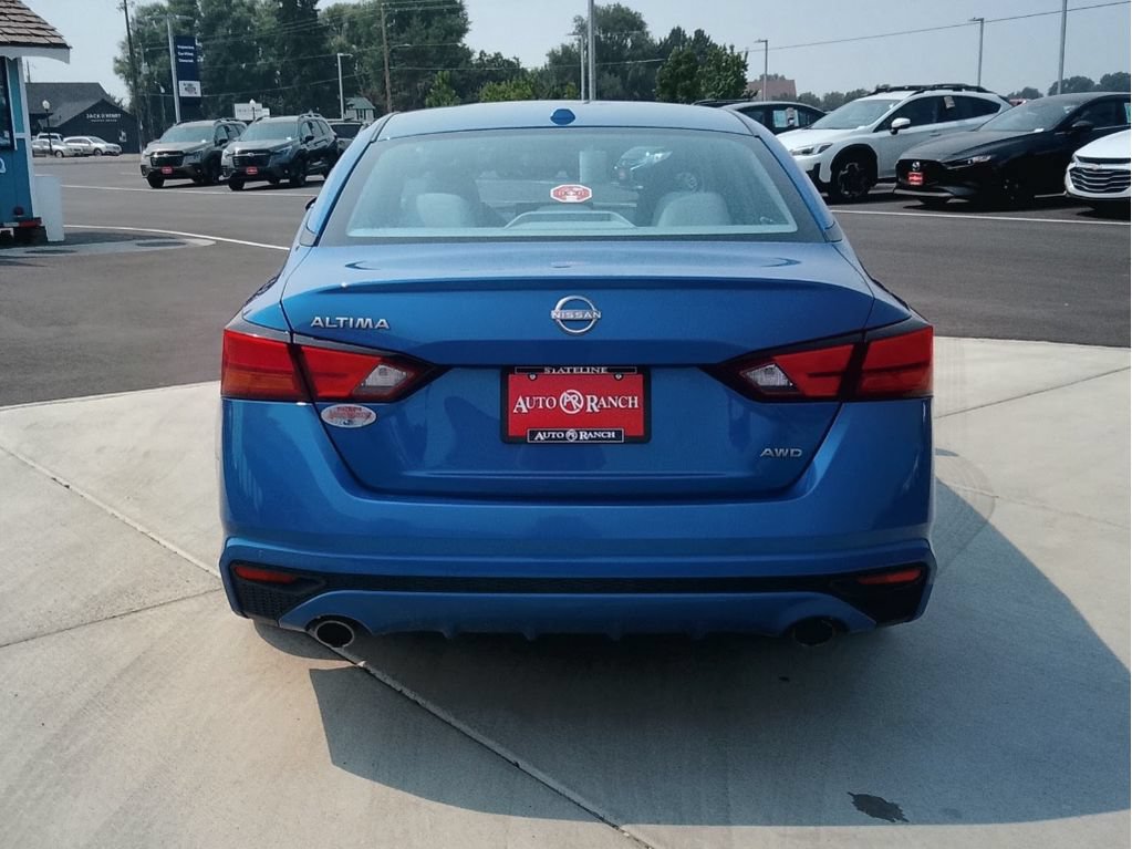 Used 2025 Nissan Altima 2.5 SV w/ SV Premium Package AWD/4WD image 4
