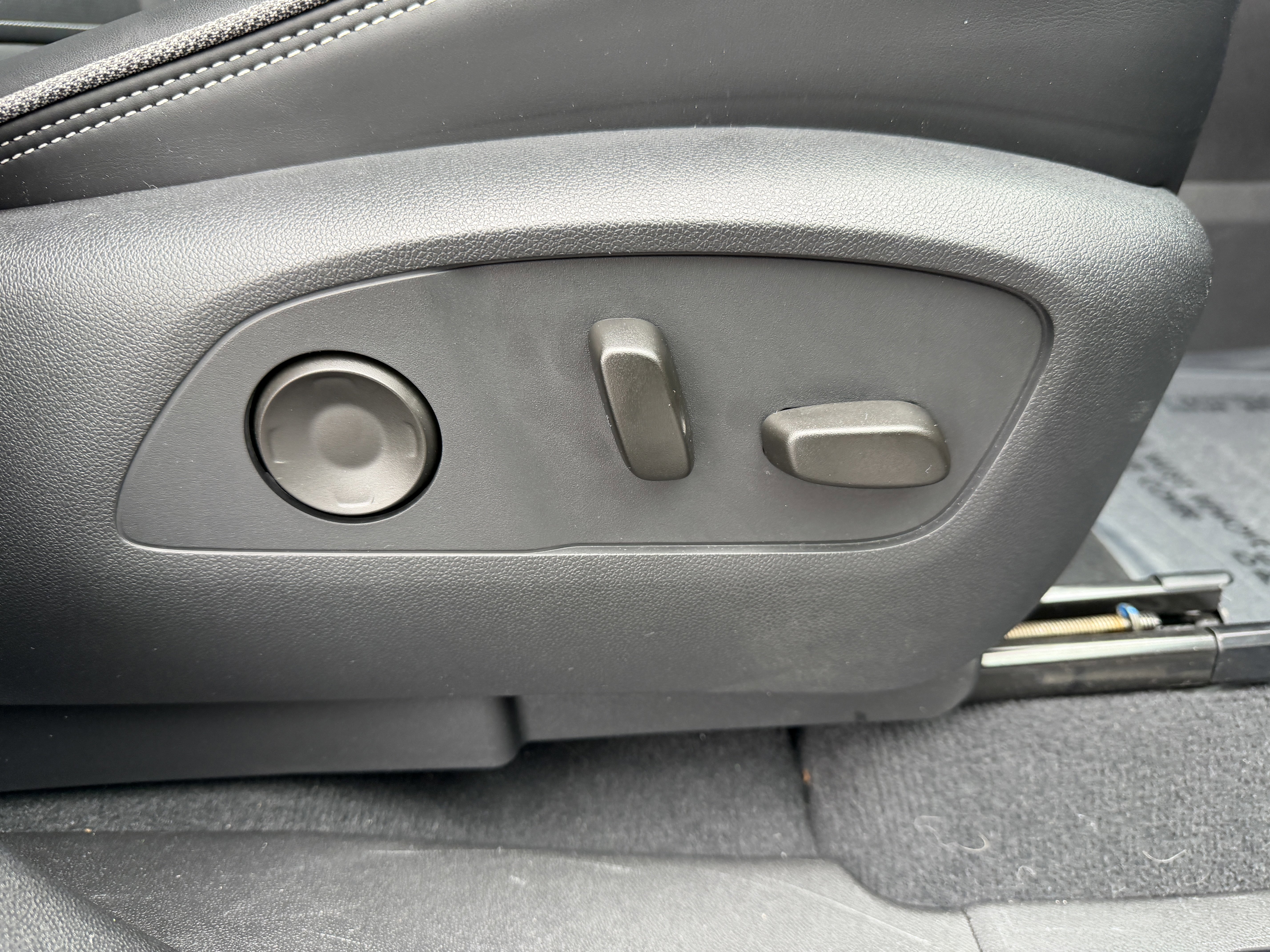 Used 2024 GMC Sierra EV Denali image 32