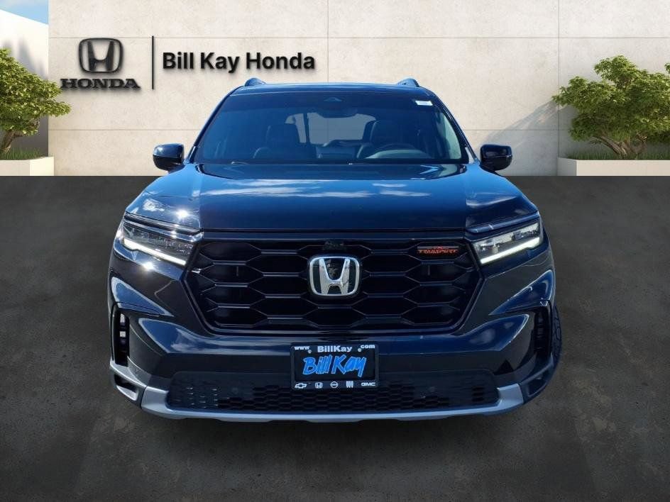 Used 2025 Honda Pilot TrailSport image 7