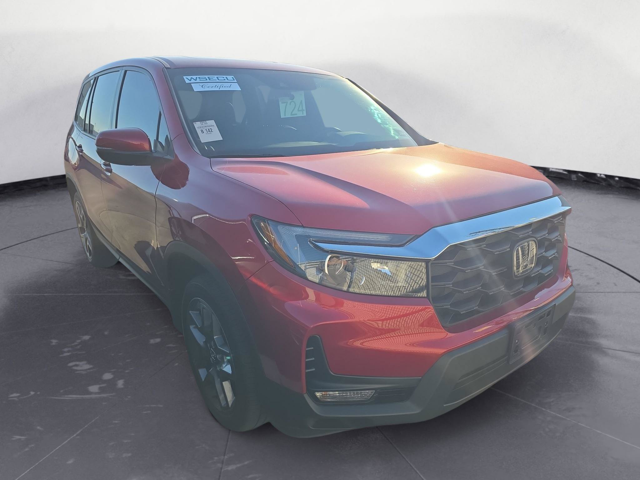 Used 2023 Honda Passport EX-L image 2