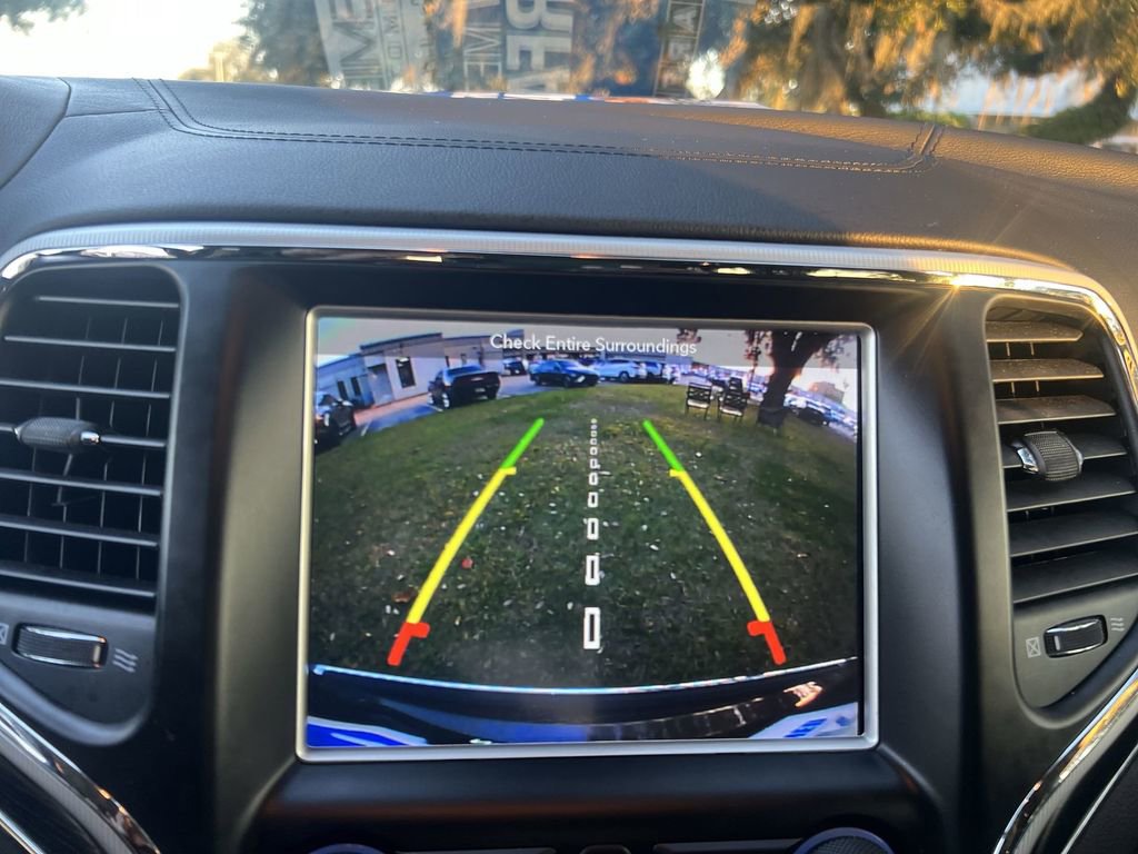 Used 2018 Jeep Grand Cherokee Summit image 23