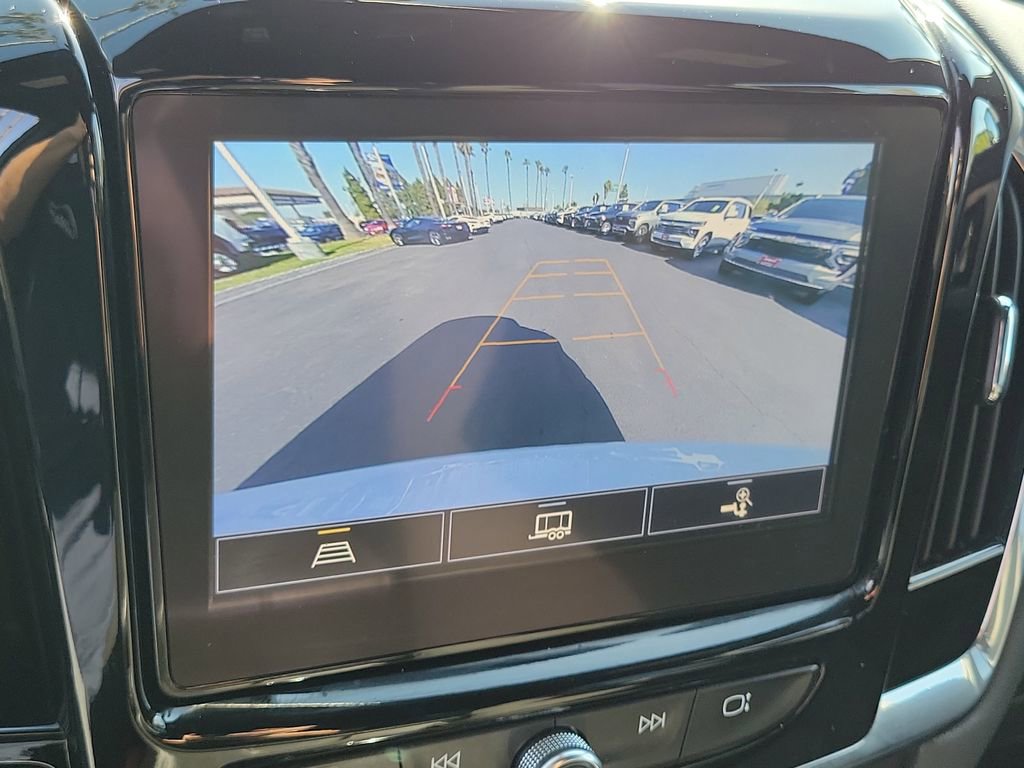 Used 2023 Chevrolet Traverse LT image 9