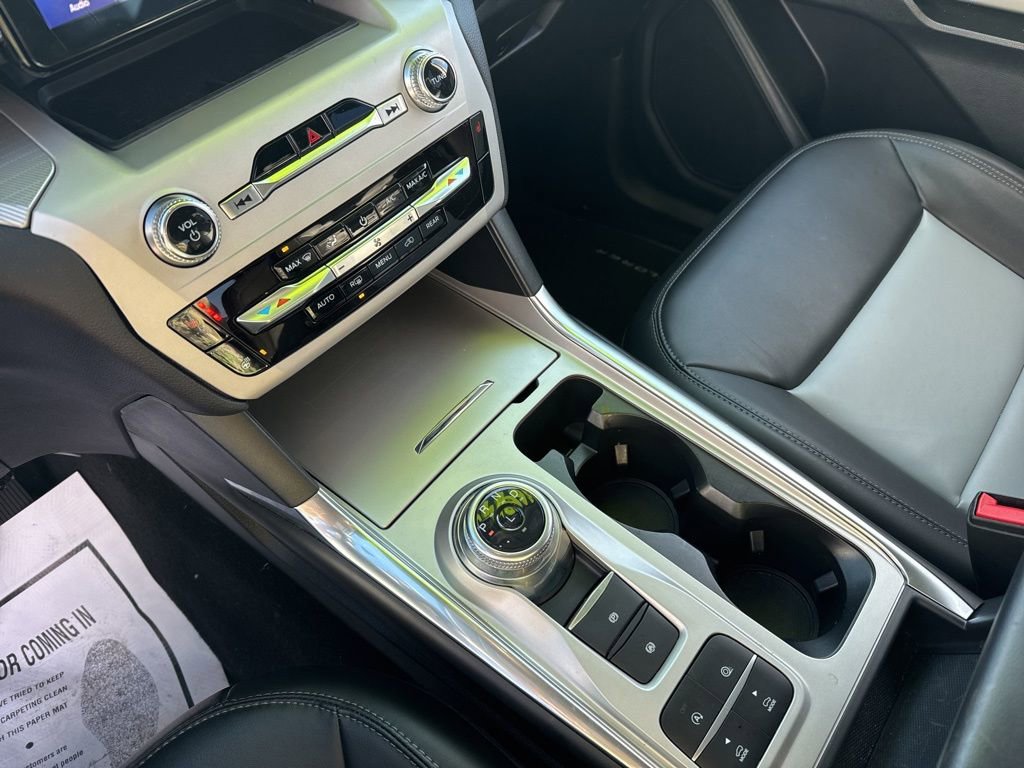 Used 2024 Ford Explorer XLT w/ Equipment Group 202A image 22