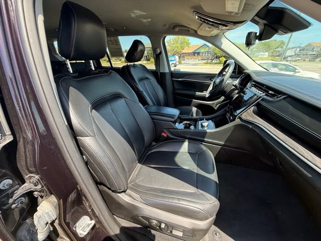 Used 2022 Jeep Grand Cherokee L Limited image 12