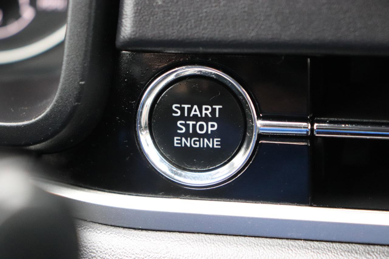 Used 2024 Mitsubishi Outlander AWD image 49