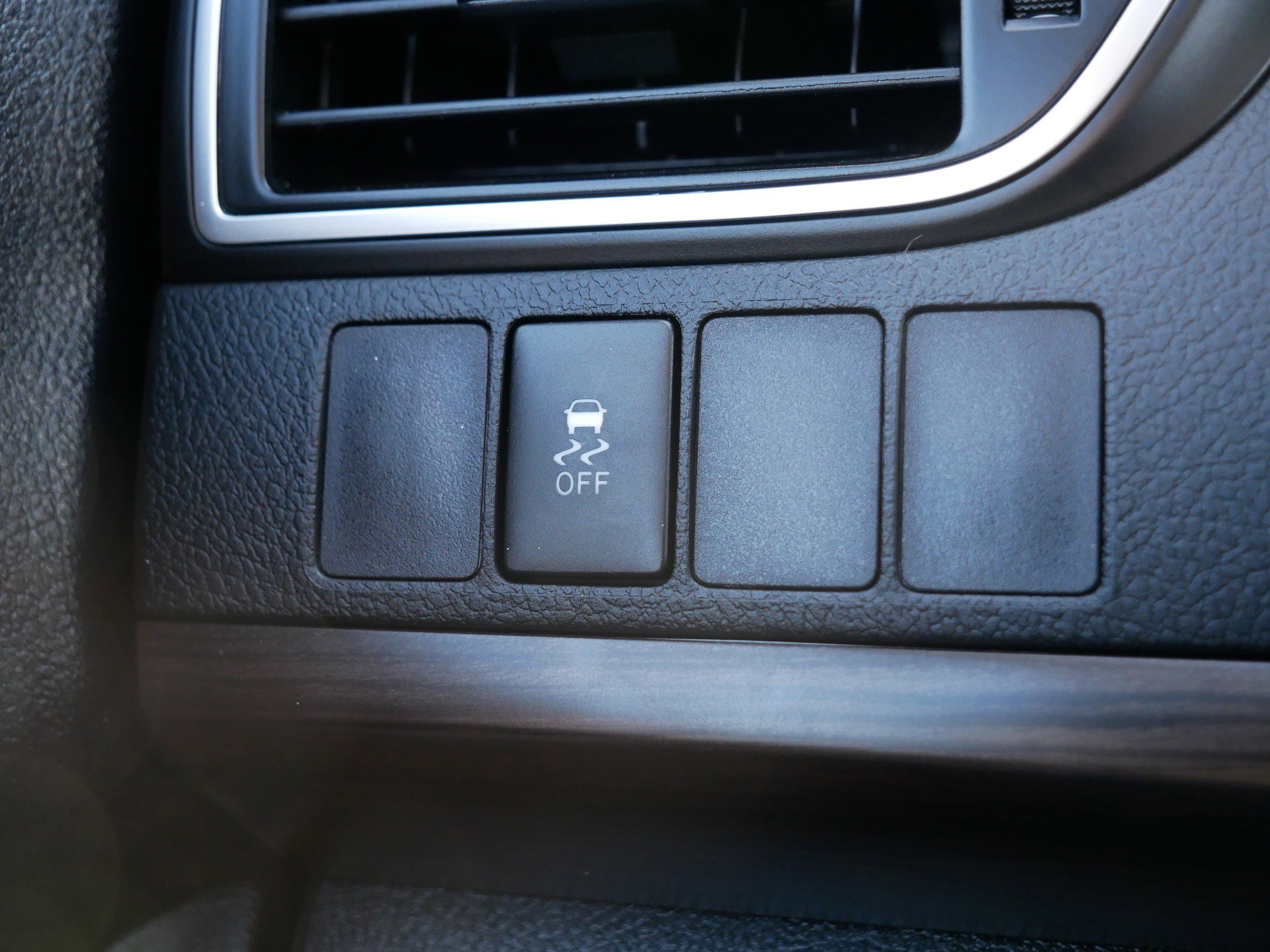 Used 2015 Toyota Camry LE image 26