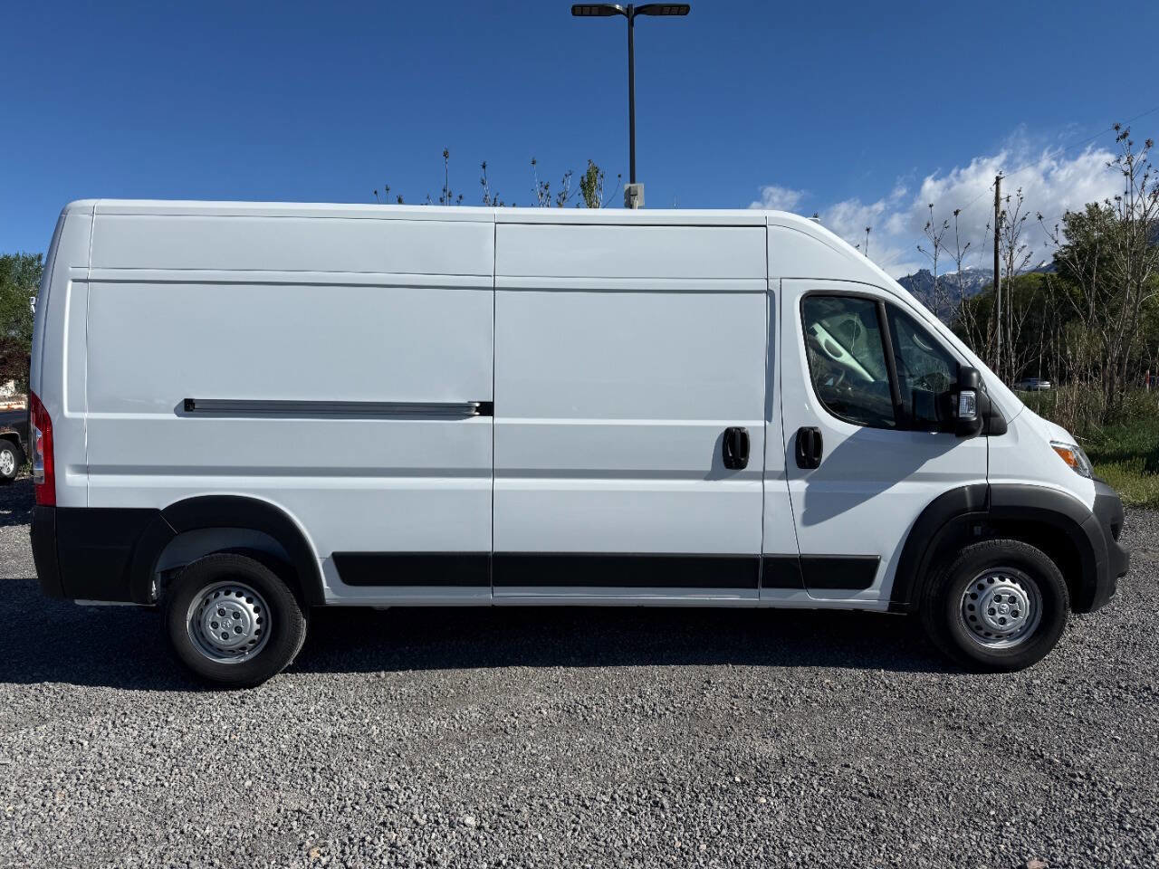 Used 2025 RAM ProMaster 2500 w/ Convenience Group FWD image 2