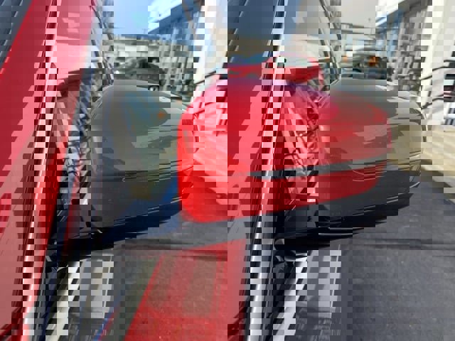 Used 2021 BMW 330i xDrive Sedan w/ Convenience Package image 9