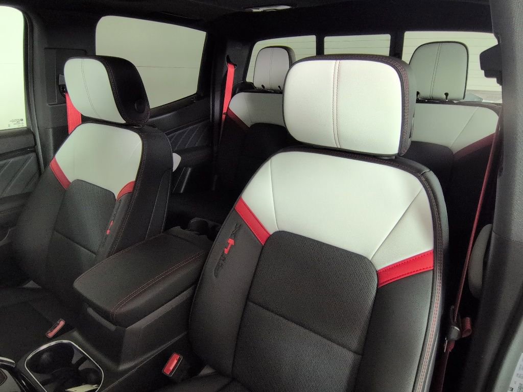 Certified 2025 GMC Canyon AT4 w/ AT4X Package AWD/4WD image 27