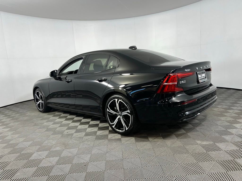 Used 2025 Volvo S60 B5 Plus image 10