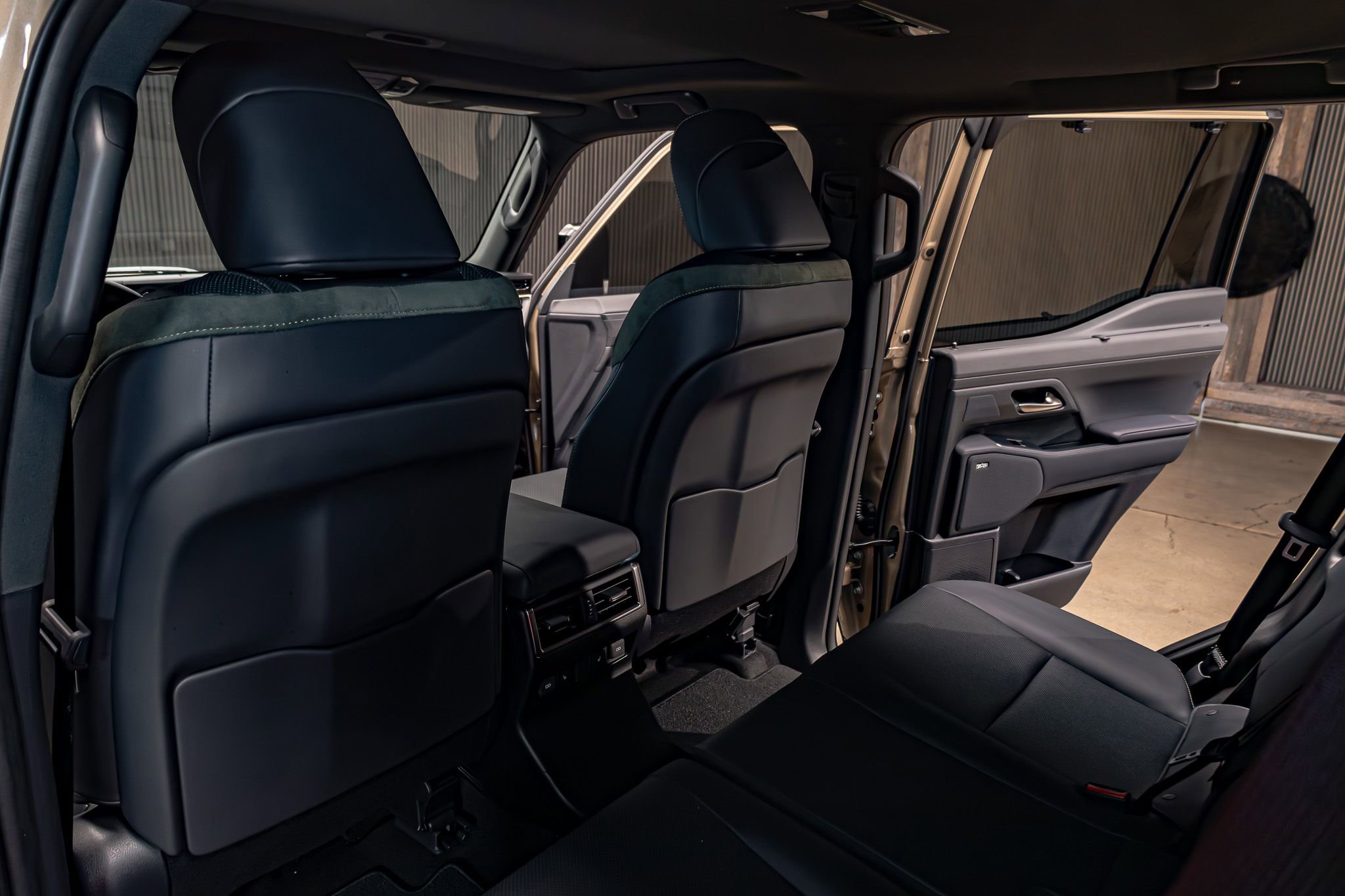 Used 2026 Lexus GX 550 w/ Accessory Package (CT) image 24