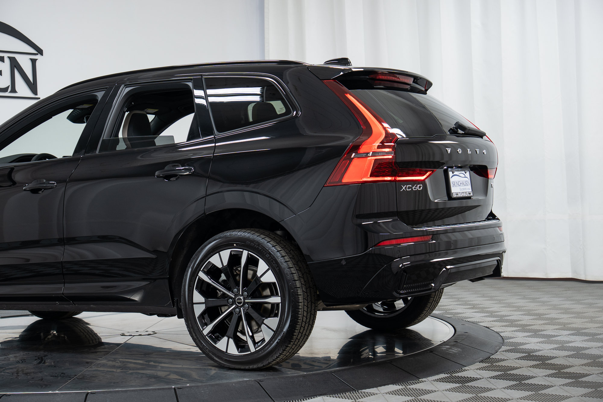 New 2026 Volvo XC60 T8 Plus w/ Protection Package Premier AWD/4WD image 29