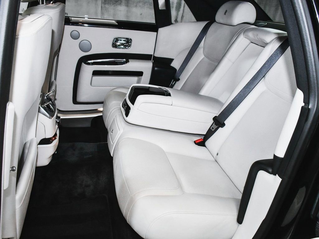 Used 2018 Rolls-Royce Ghost image 49