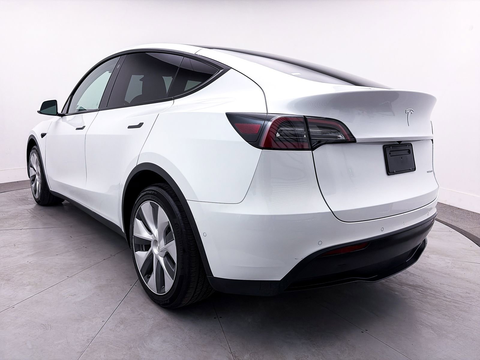 Used 2022 Tesla Model Y Long Range image 13