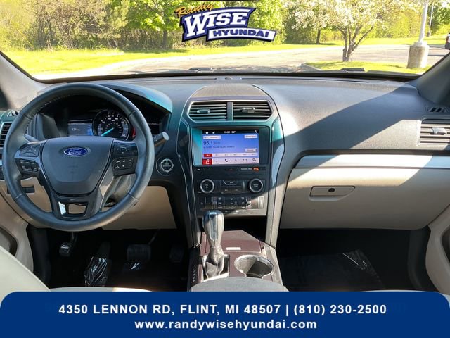 Used 2019 Ford Explorer XLT w/ Equipment Group 202A FWD image 12