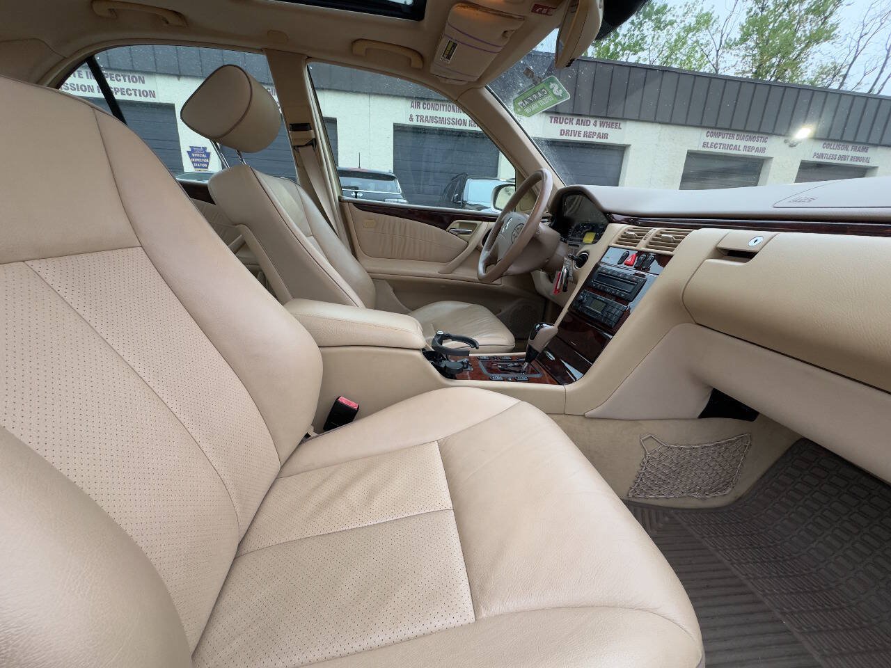 Used 2001 Mercedes-Benz E 320 Sedan image 13