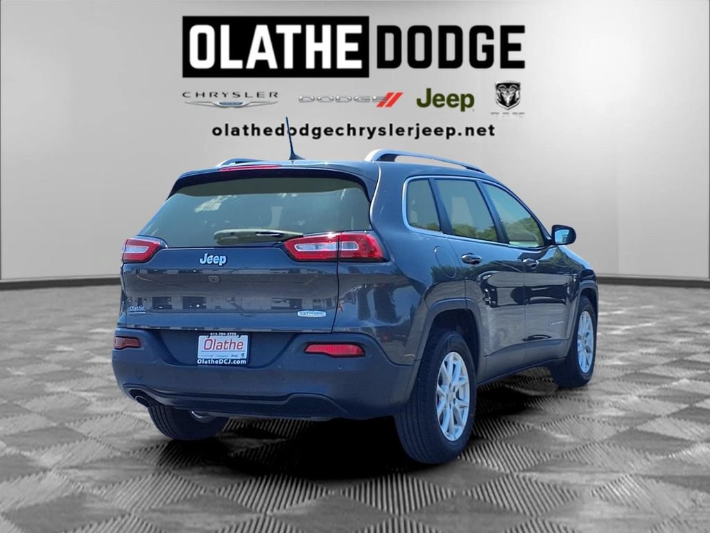 Used 2016 Jeep Cherokee Latitude w/ Safety/Convenience Group FWD image 26