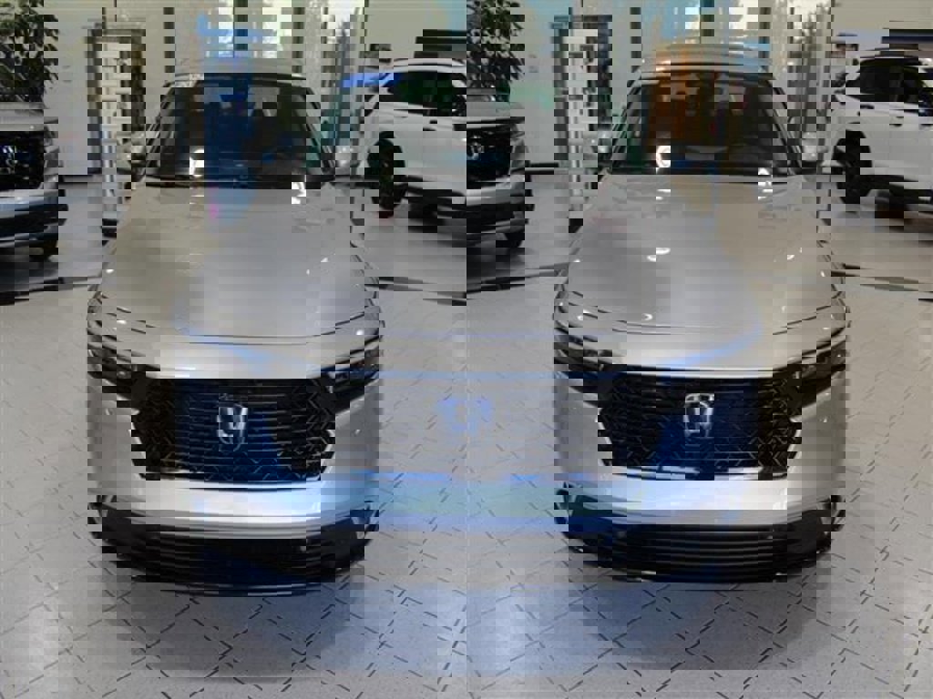 Used 2024 Honda Accord Touring image 2