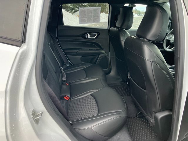Used 2023 Jeep Compass Altitude w/ Convenience Group image 16