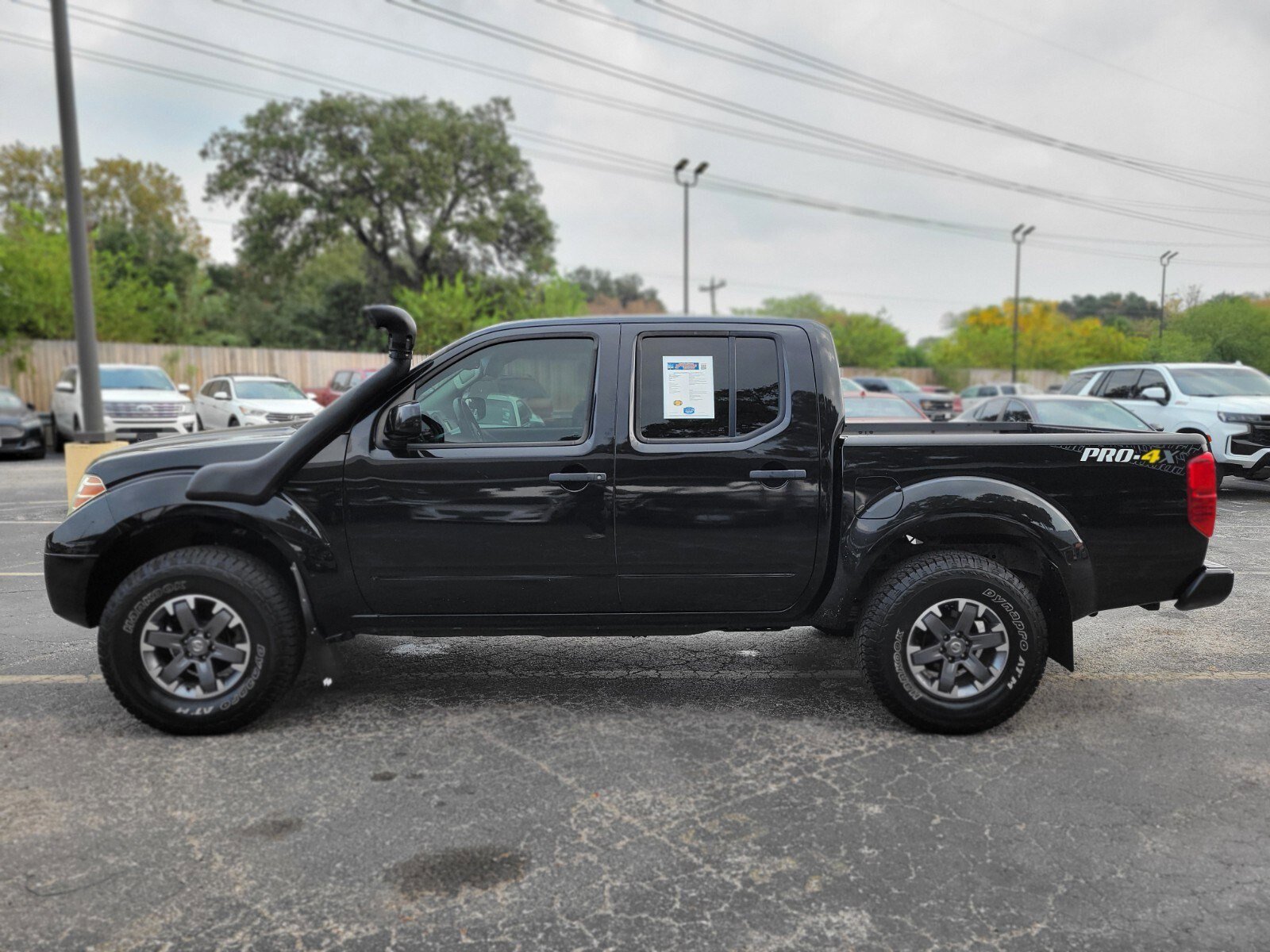 Used 2018 Nissan Frontier PRO-4X image 7