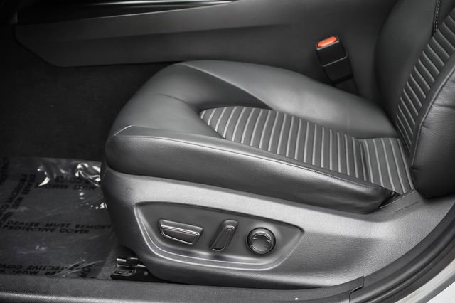 Used 2019 Toyota Camry SE w/ Audio Package FWD image 11