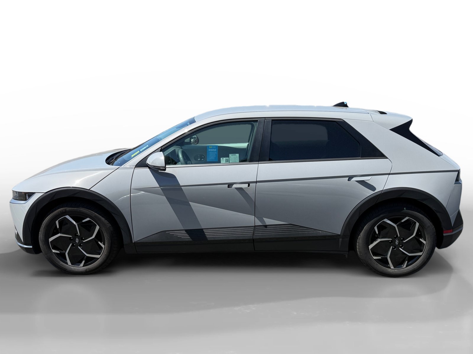 Certified 2024 Hyundai Ioniq 5 SE RWD image 2