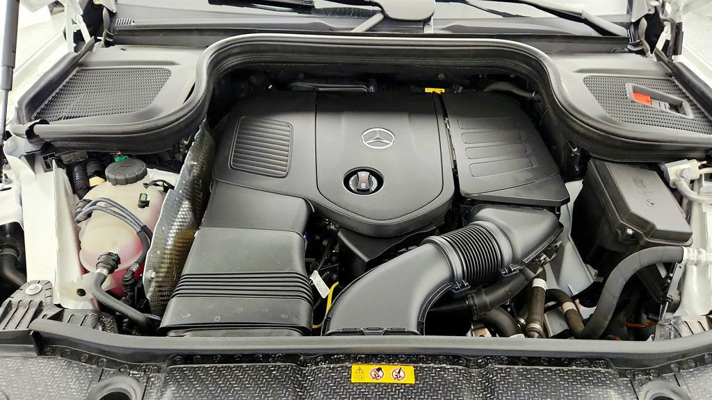 Used 2025 Mercedes-Benz GLE 450e 4MATIC w/ Winter Package image 26