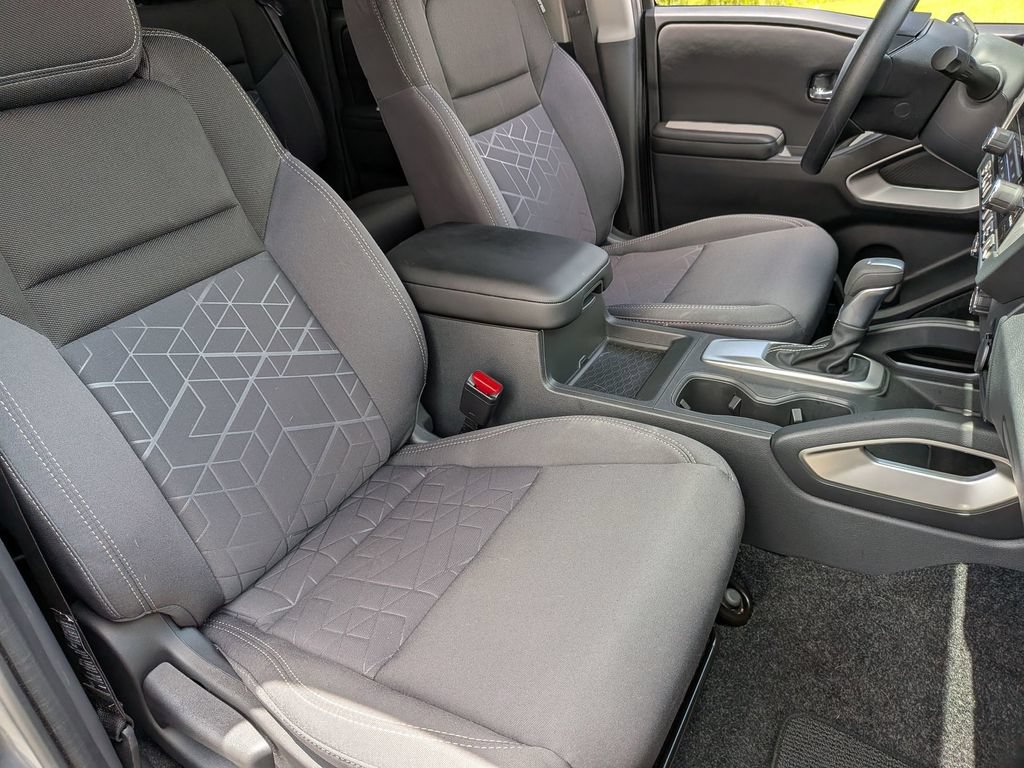 Certified 2025 Nissan Frontier SV RWD image 32