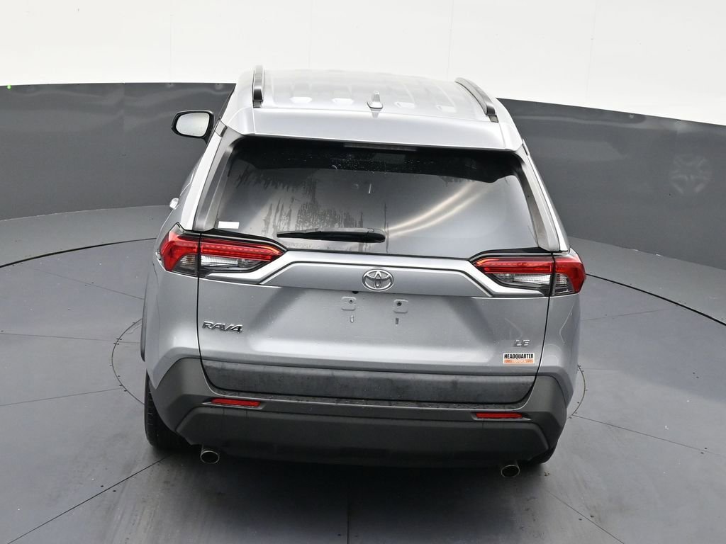 Used 2020 Toyota RAV4 LE FWD image 15