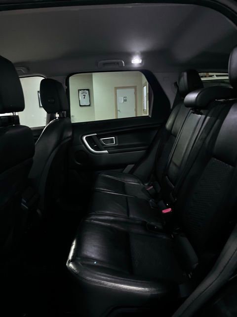 Used 2019 Land Rover Discovery Sport SE AWD/4WD image 13