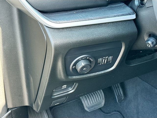 Used 2024 Jeep Grand Cherokee L Limited w/ Luxury Tech Group II image 10