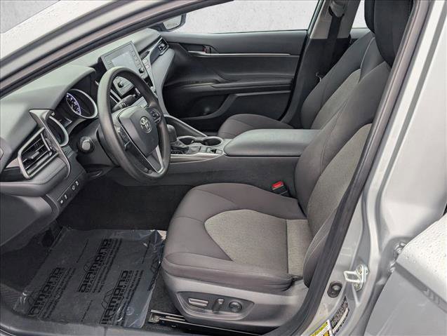 Used 2022 Toyota Camry LE image 11