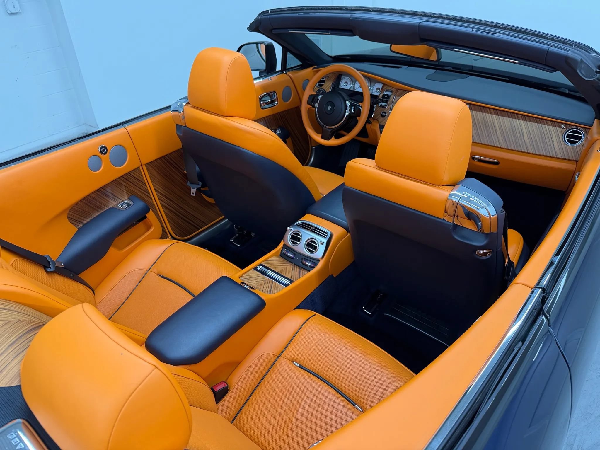 Used 2017 Rolls-Royce Dawn RWD image 63