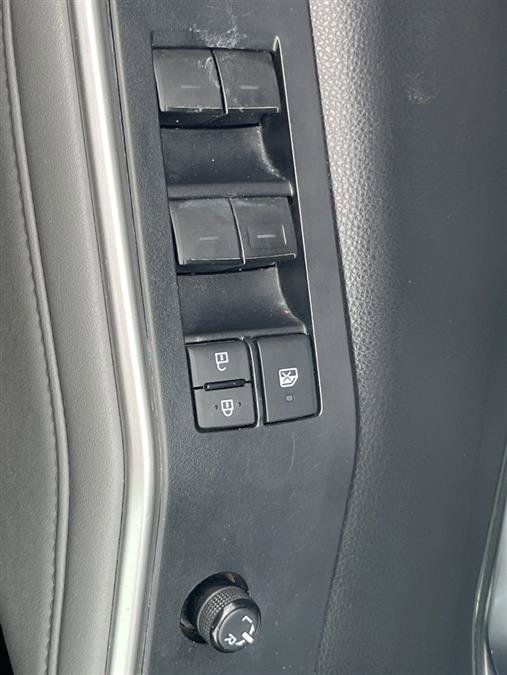 Used 2021 Toyota Highlander XLE image 27