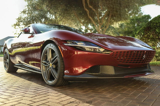 Used 2025 Ferrari Roma Spider RWD image 20