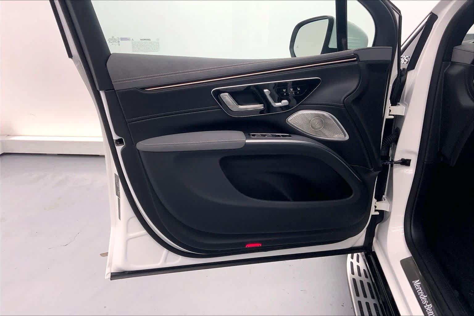 New 2027 Mercedes-Benz EQS 400 4MATIC SUV image 19