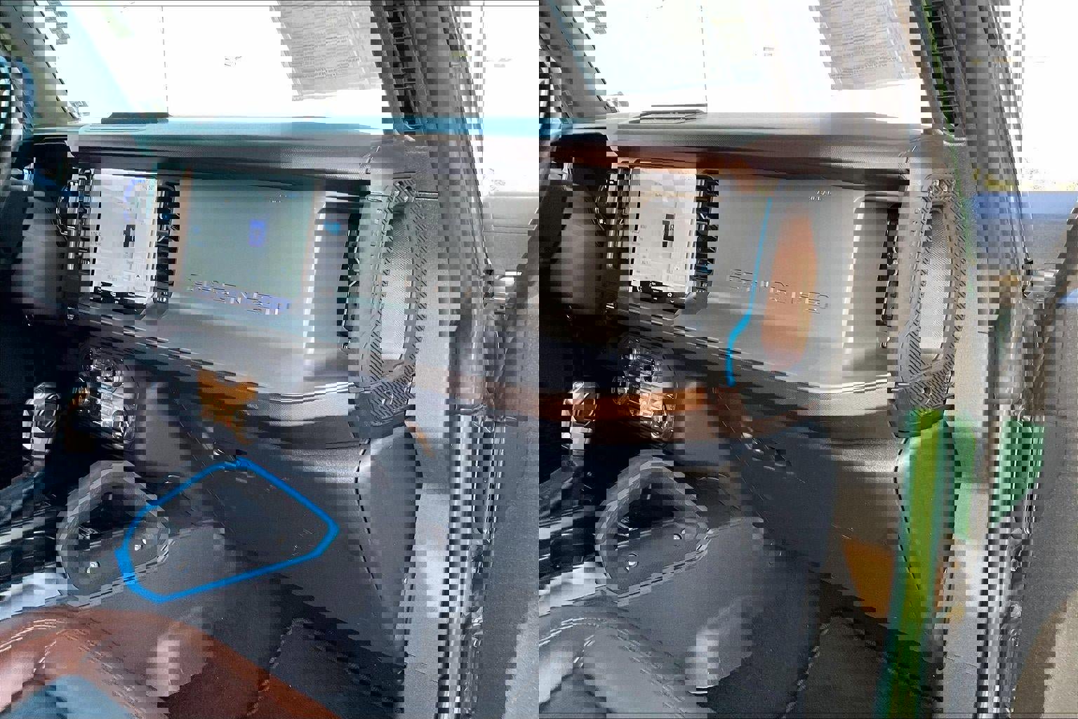 Used 2022 Ford Bronco Outer Banks w/ Sasquatch Package image 17