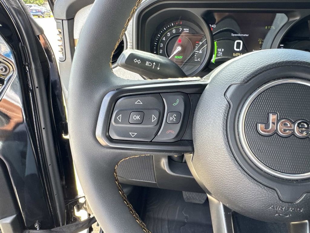 Used 2024 Jeep Wrangler Unlimited image 40