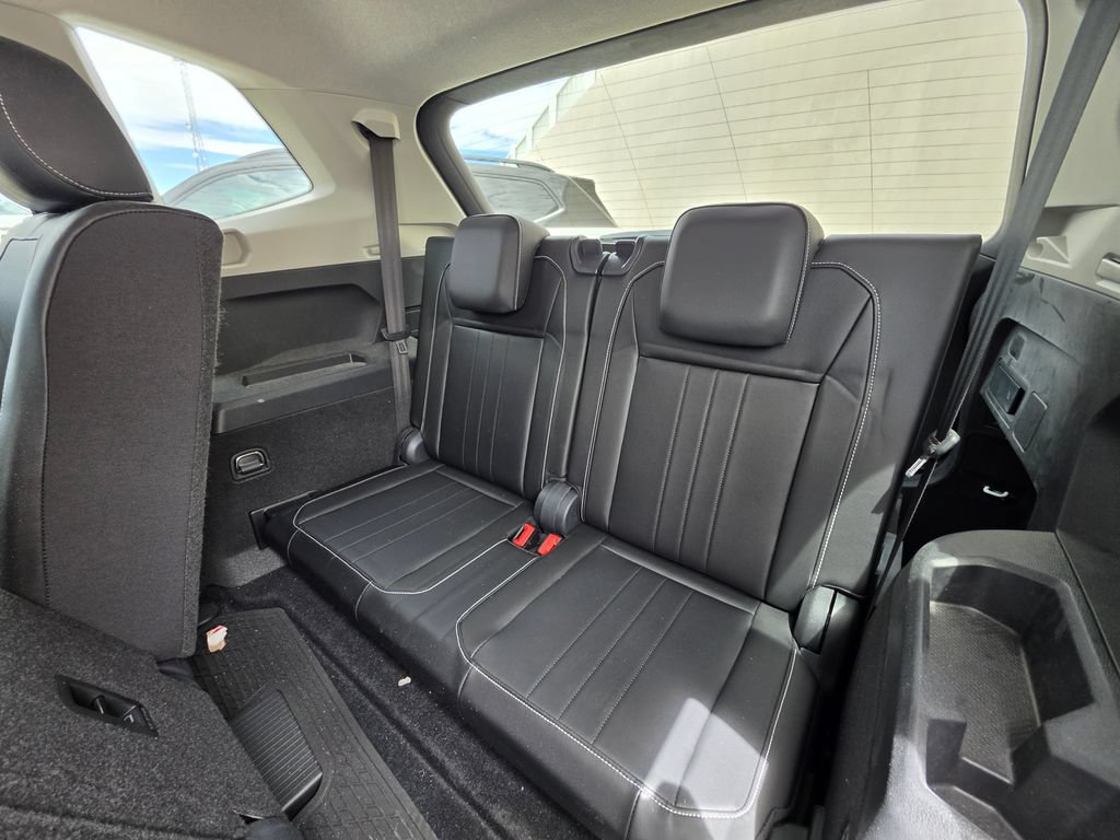 Used 2024 Volkswagen Tiguan SE FWD image 20