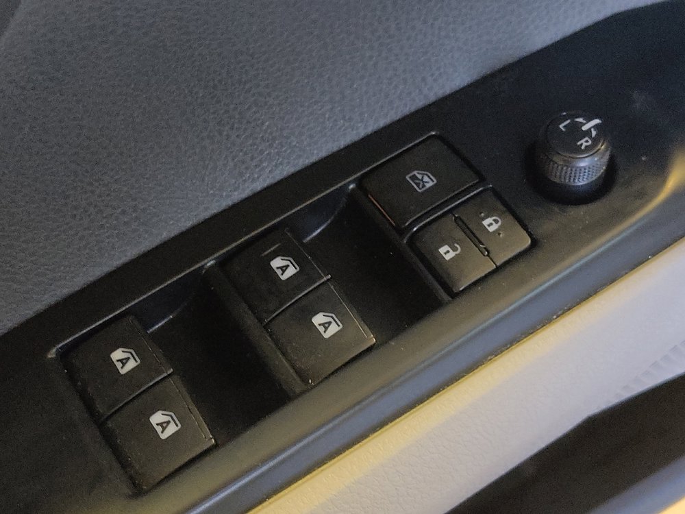 Used 2019 Toyota Camry LE image 27