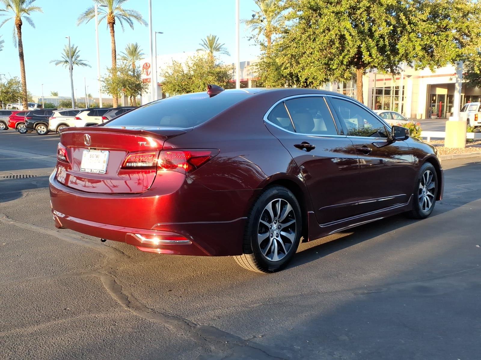 Used 2015 Acura TLX w/ Technology Package FWD image 4