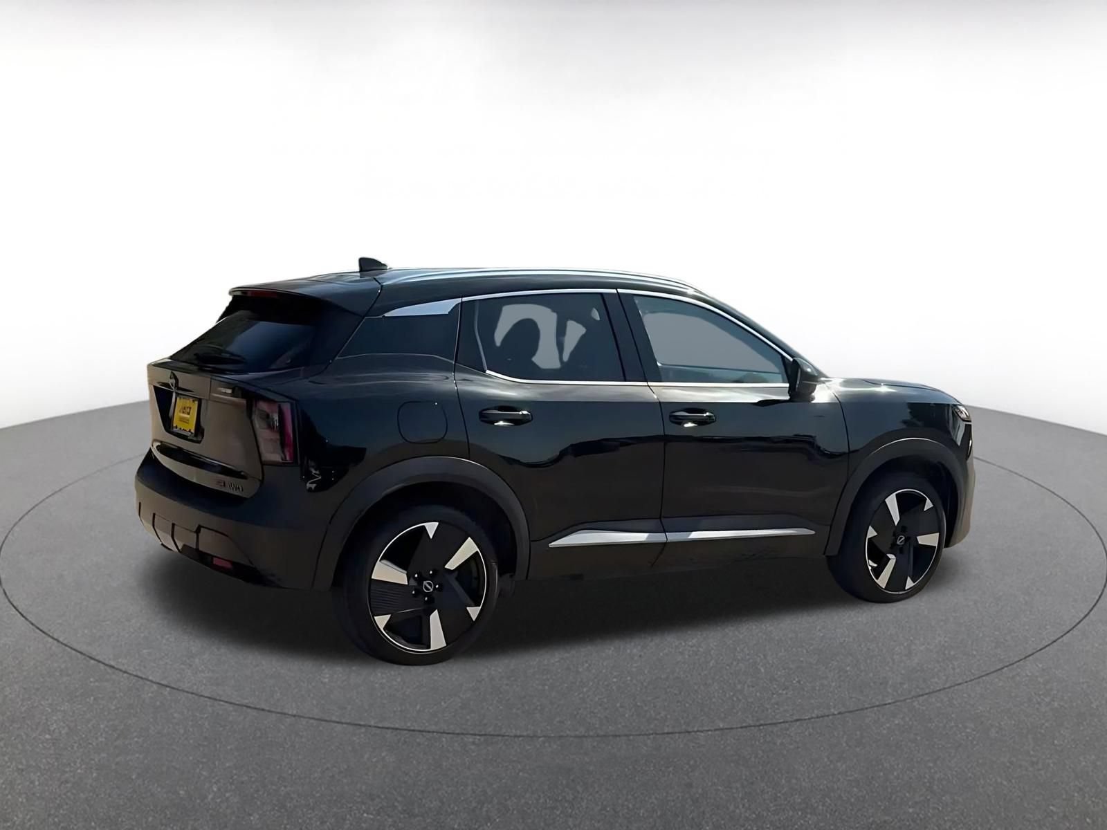 Used 2026 Nissan Kicks SR AWD/4WD image 14