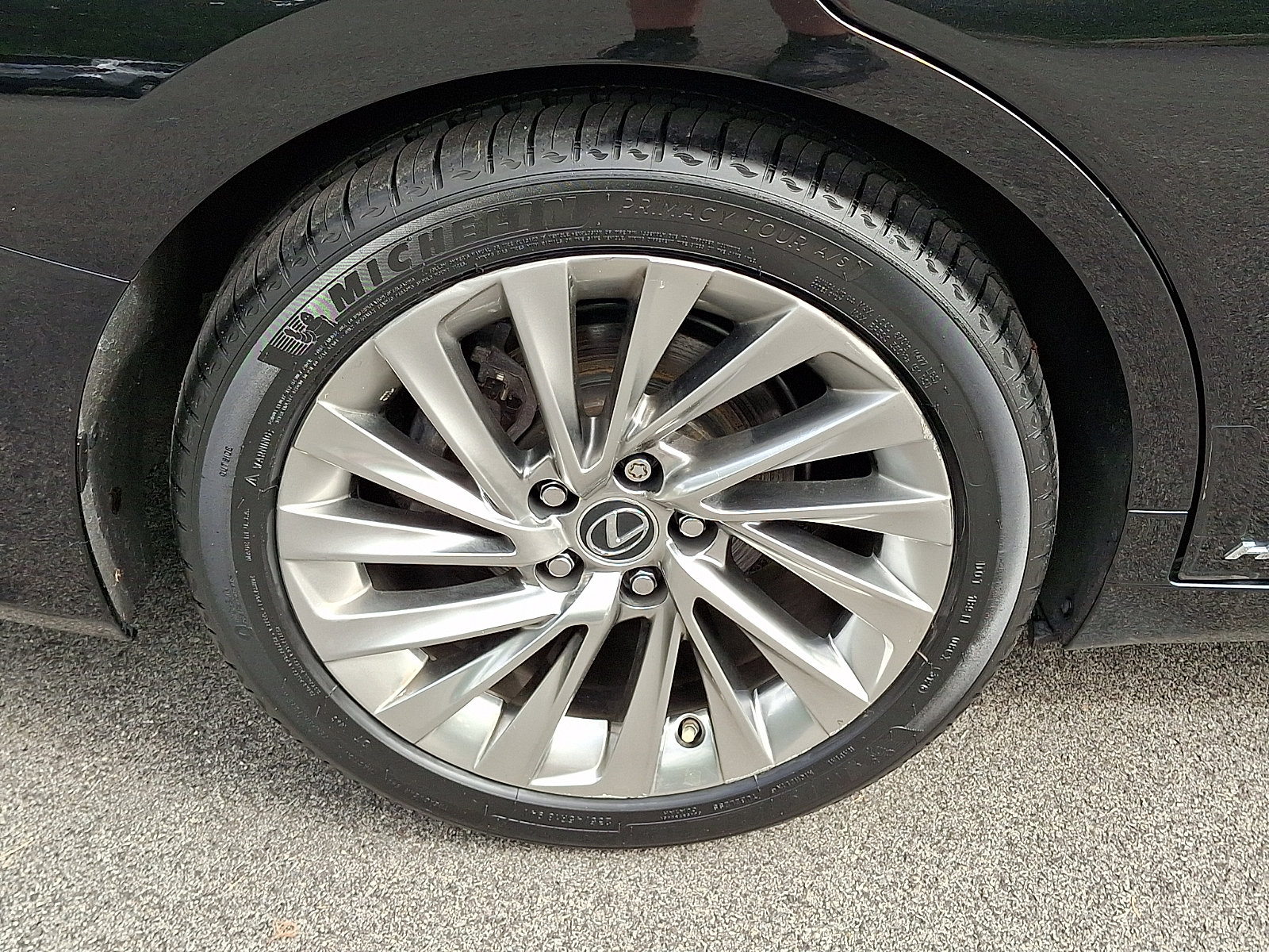 Certified 2021 Lexus ES 300h w/ Accessory Package FWD image 8
