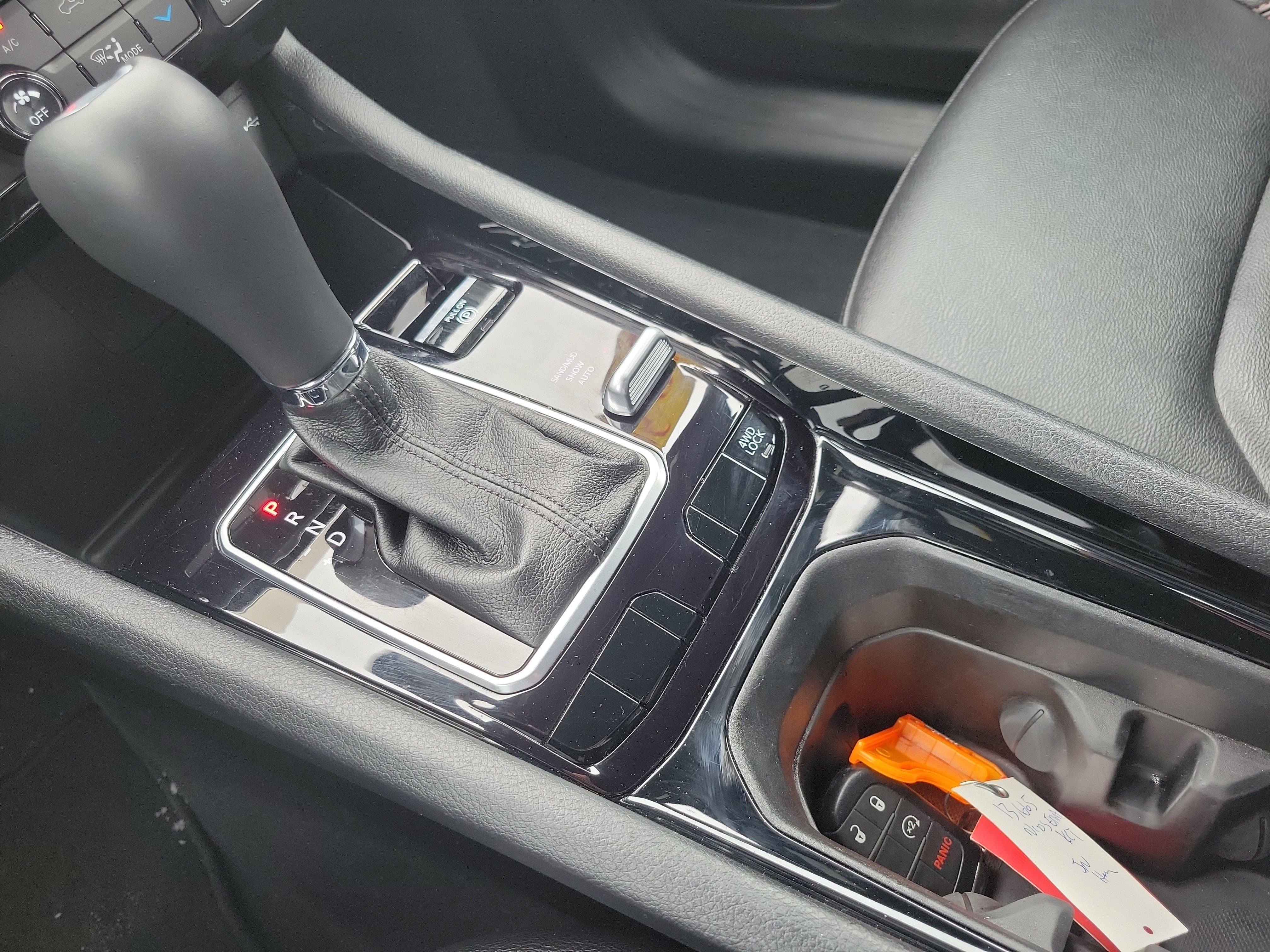 Used 2024 Jeep Compass Limited image 17