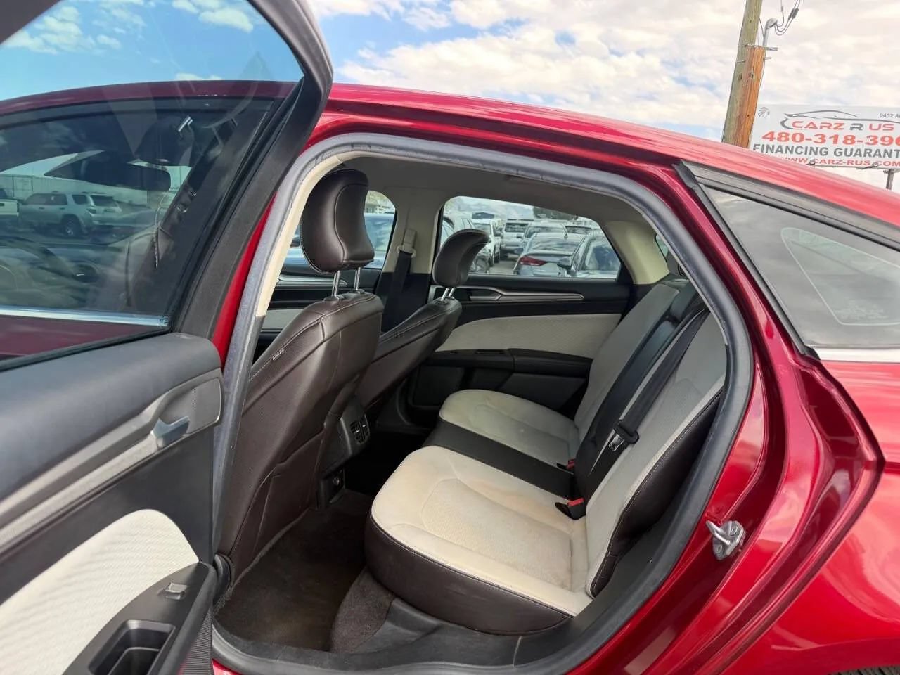 Used 2019 Ford Fusion SE w/ Equipment Group 151A FWD image 23