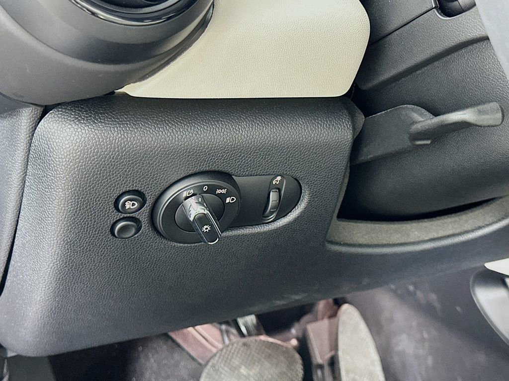 Certified 2023 MINI Cooper SE FWD image 10
